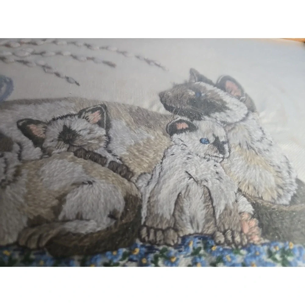 Mother's Pride Siamese Cat & Kittens Crewel Embroidery Completed Framed 21x17.5